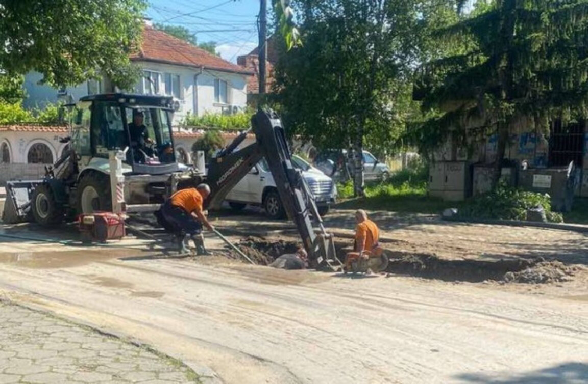 Авариен ВиК-ремонт ограничава движението в кв. „Прослав“