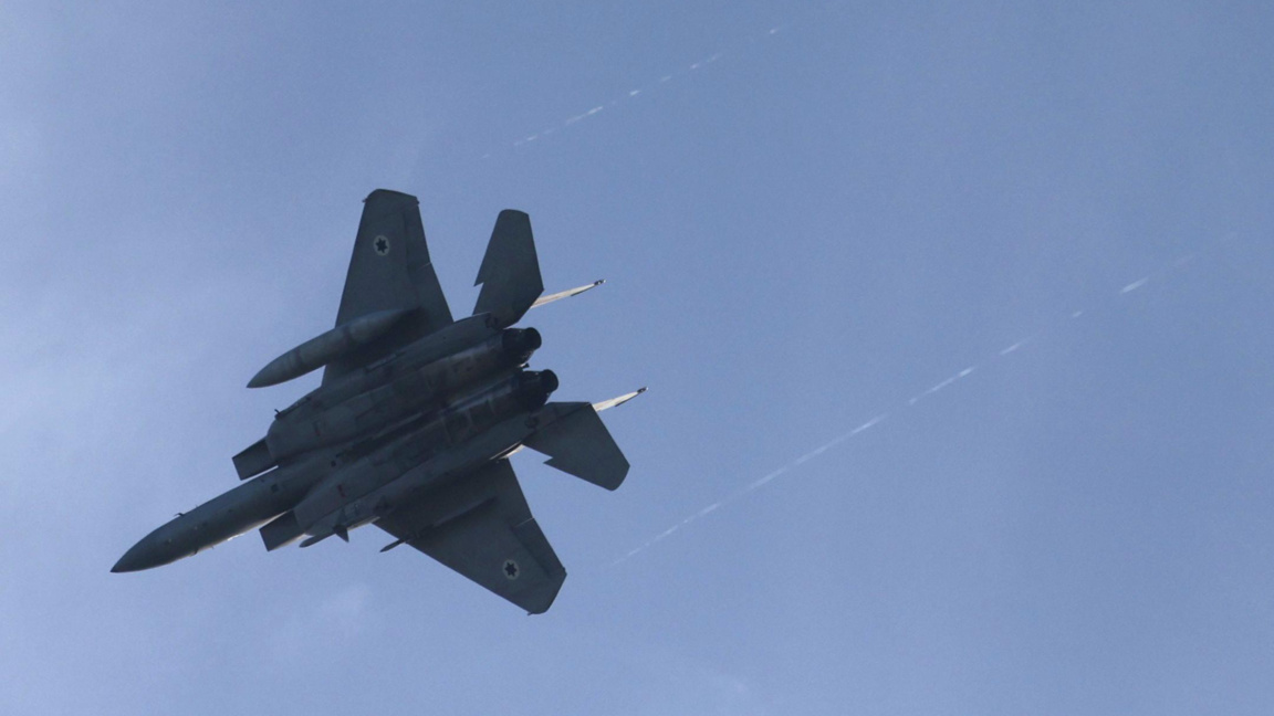 Израелски Ф-15 в небето над Централен Израел.
