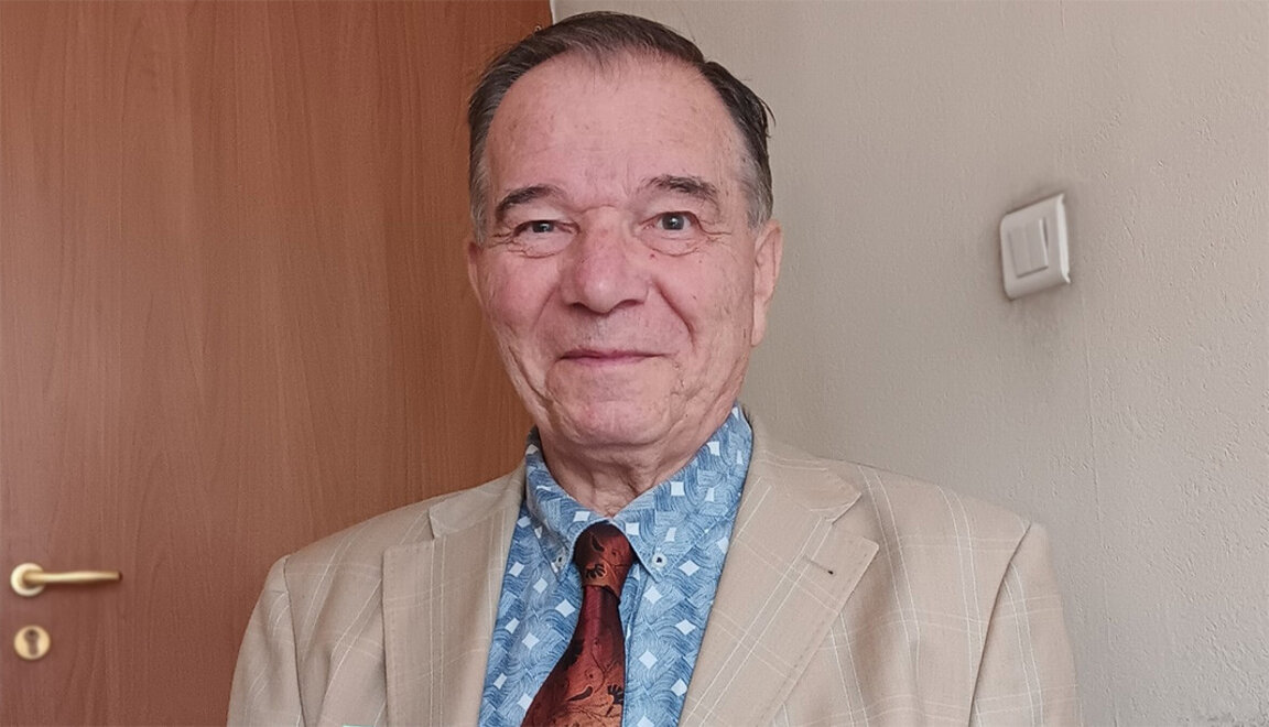 Prof. Budin Michow und seine weltberühmten Bücher über Biochemie und Medizin