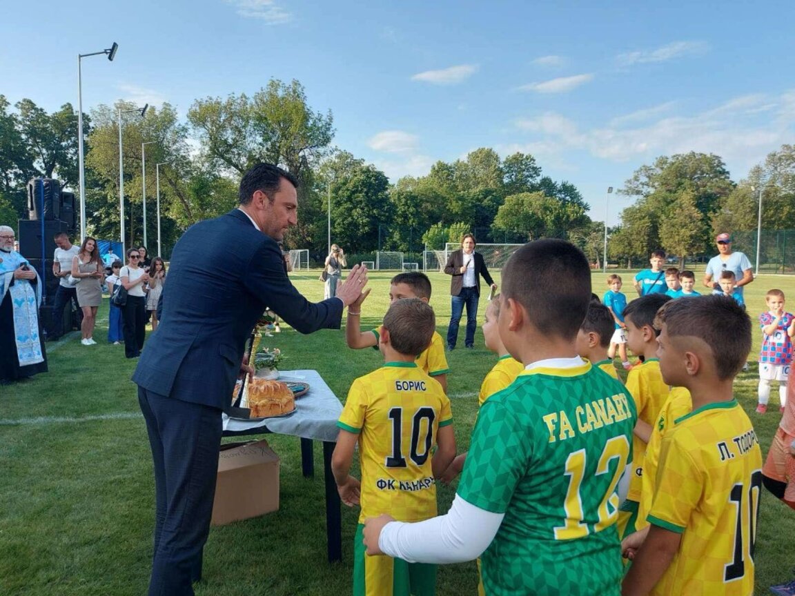 Министър Пешев откри спортен комплекс в село Крумово