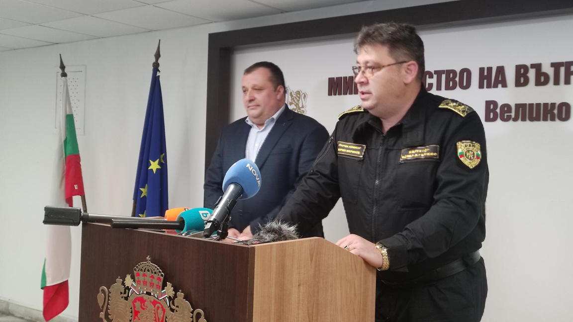 Подробности за катастрофата с пожар между два тира и пътнически автобус