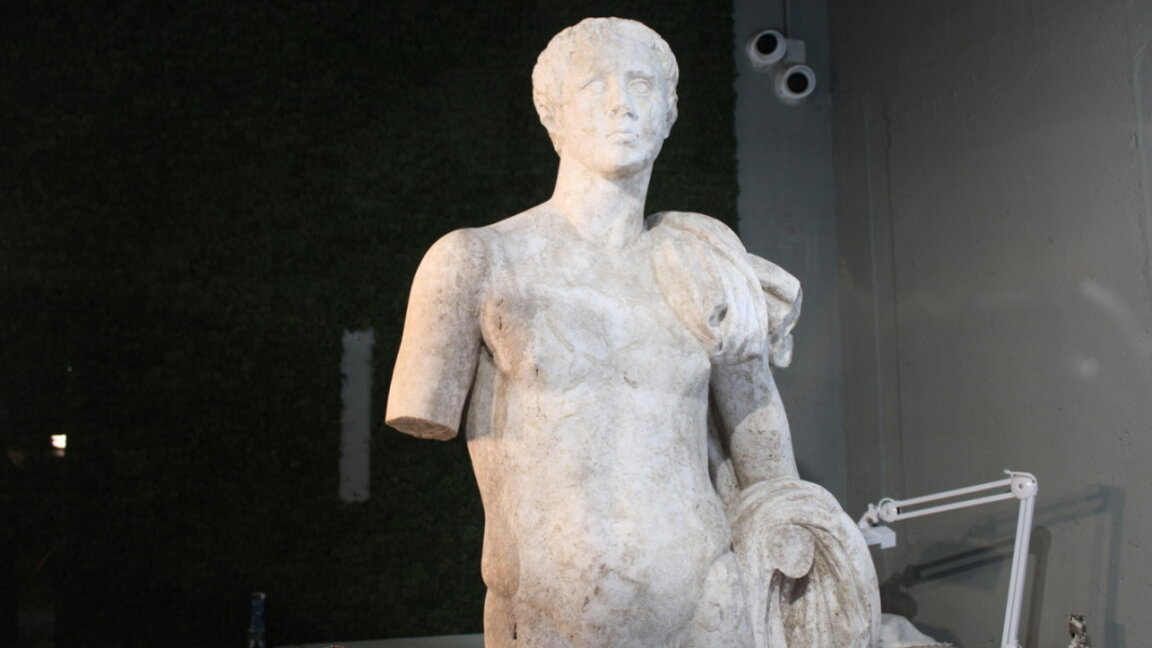 Un nieto del emperador Octavio Augusto podría estar representado en la primera estatua de Heraclea Syntica