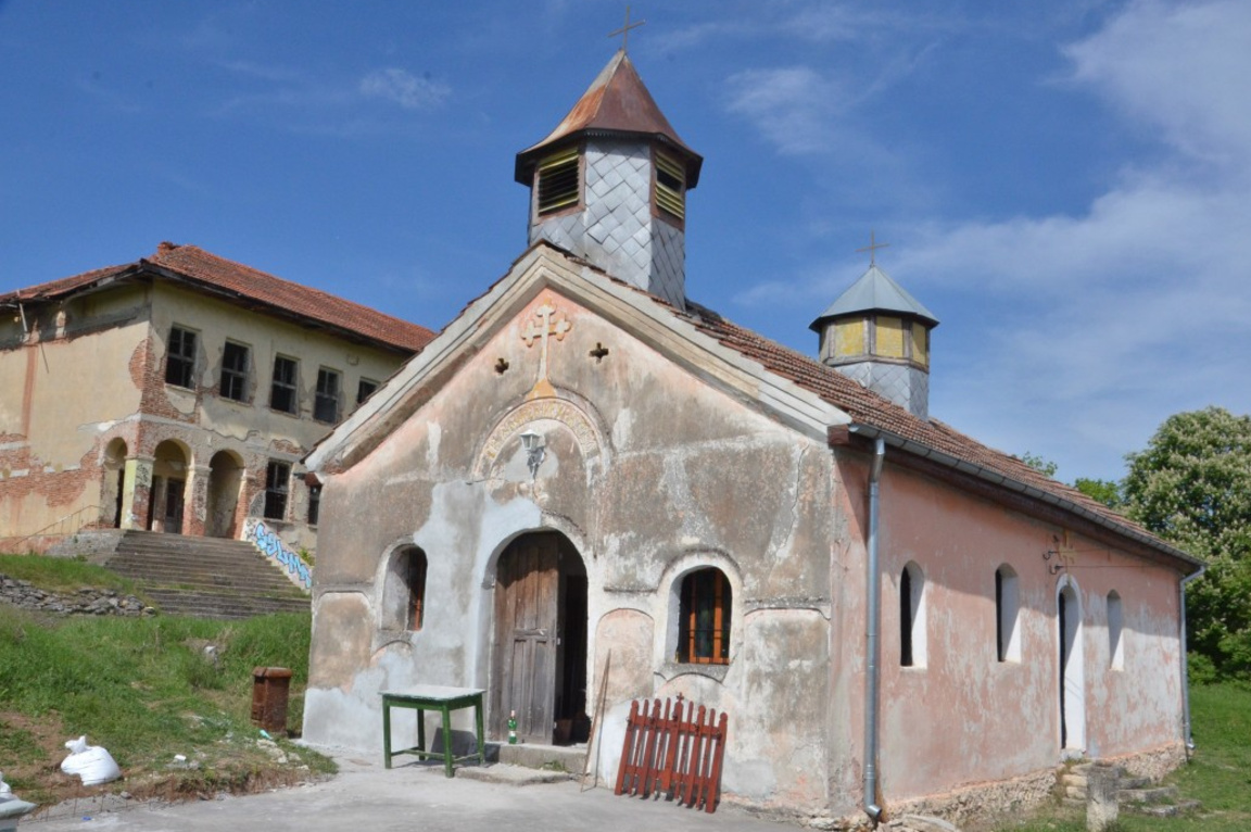 В Каленик продължава обновяването на църквата