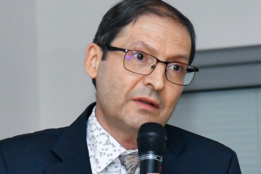 Училищните медици вече ще имат достъп до здравните данни