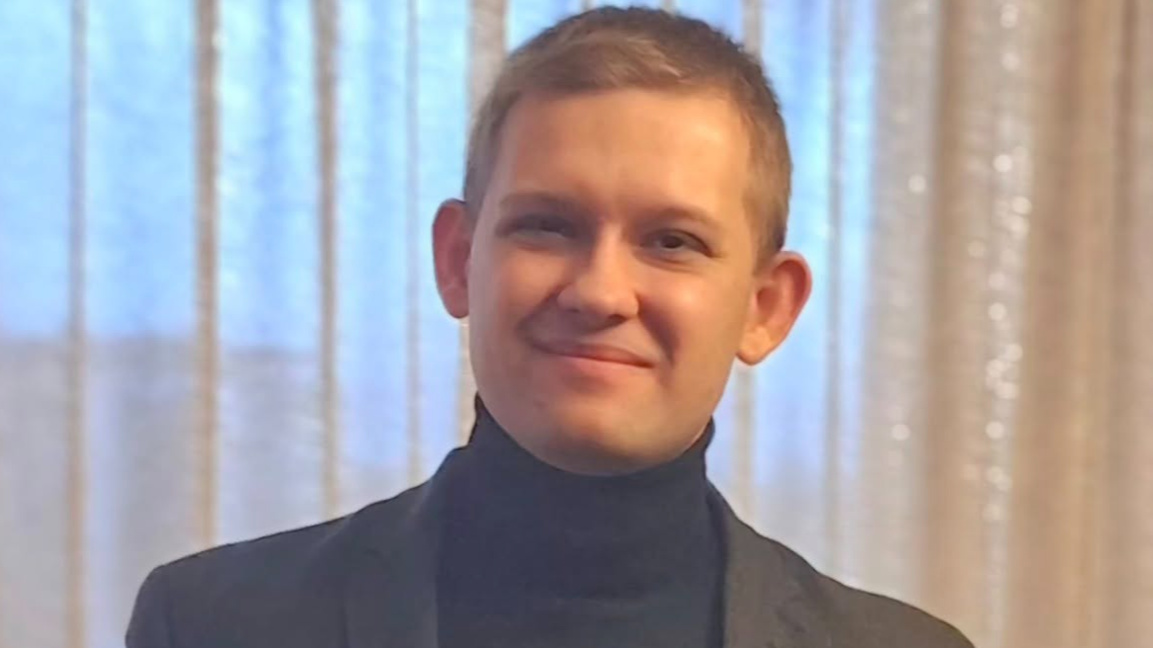 Денис Олегов при връчването на наградата