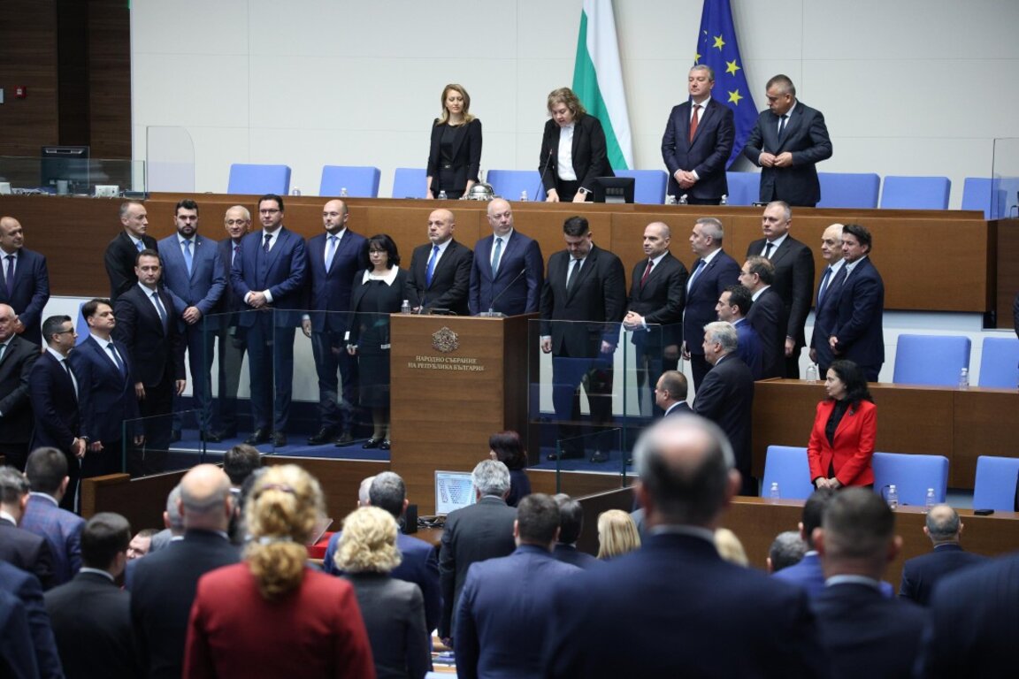 Депутатите одобриха кабинета "Желязков"