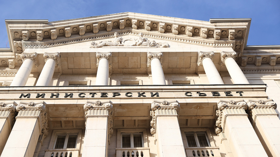 Премиерът свиква среща за цените на тока и водата