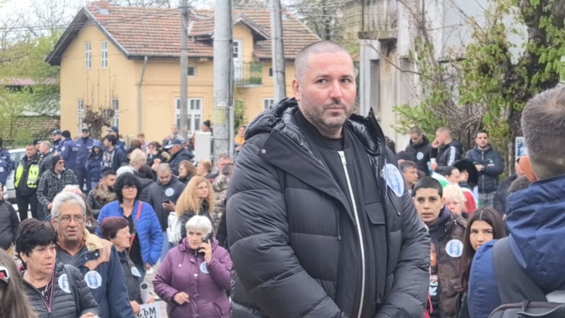 Siyana's father Nikolaj Popov in Telish, April 12