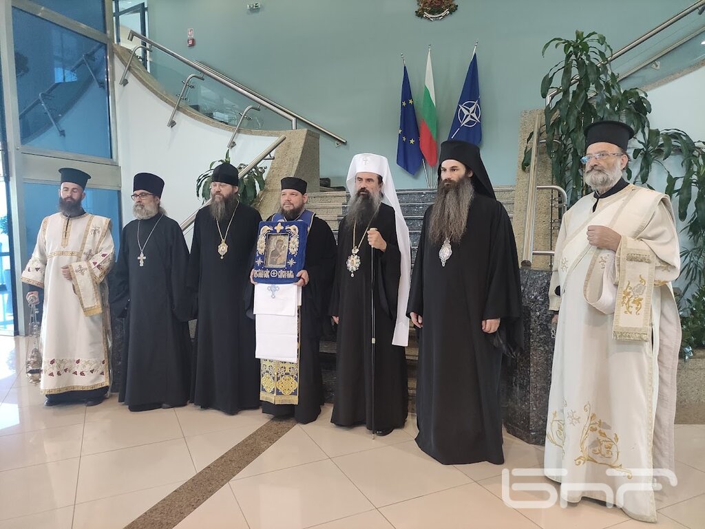 Посрещане на чудотворната икона на Света Богородица - Хавайска