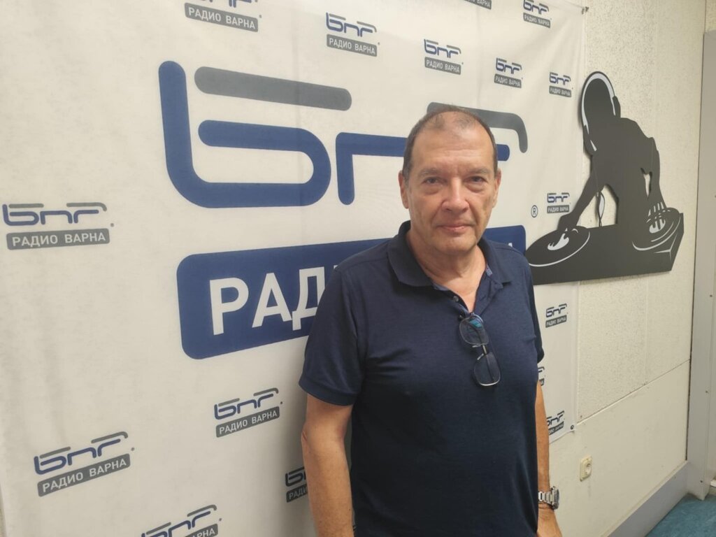 Астрофотографът Емил Иванов: Български екип първи в света засне разпад на комета