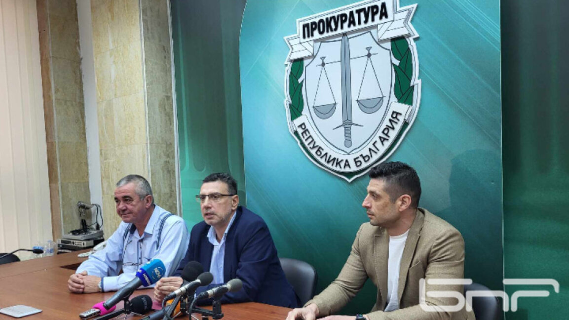 Ради Пенев-вдясно е назначен за  зам.-директор на ОДМВР-Бургас