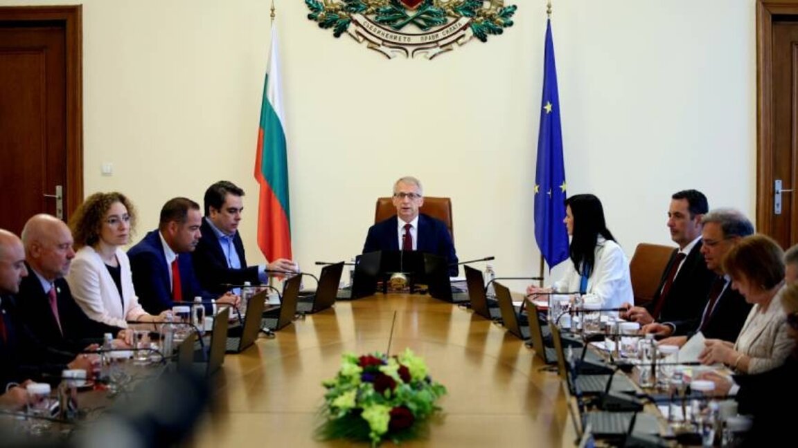 O ședință a cabinetului Denkov