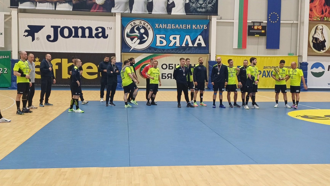 Шуменските хандбалисти взеха среброто