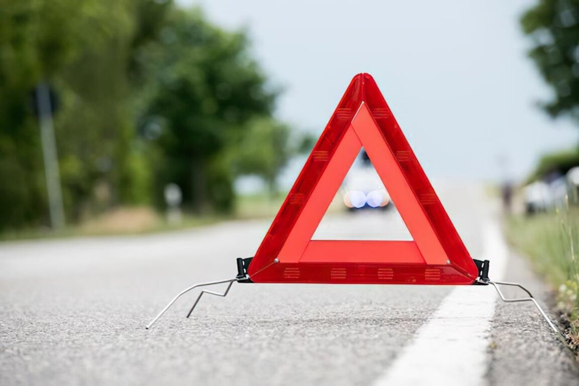 Пиян и дрогиран катастрофира