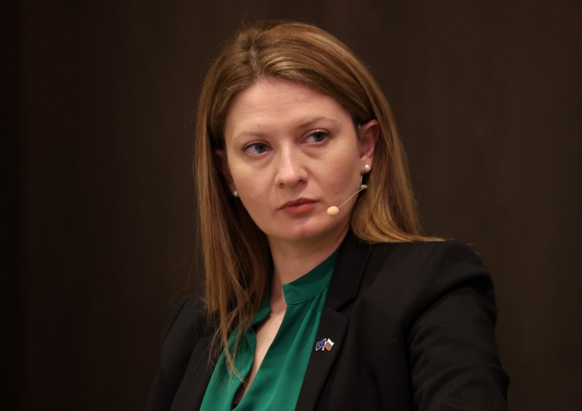 Цветелина Пенкова: Ядрената енергетика в България е жертва на политически зависимости и залитания