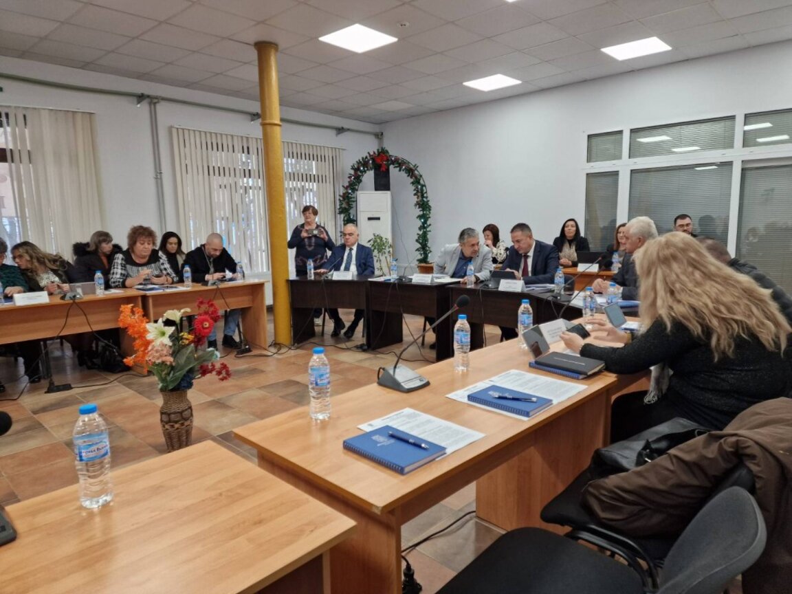 По-високи данък сгради и такса смет ще плащат жителите на Радомир