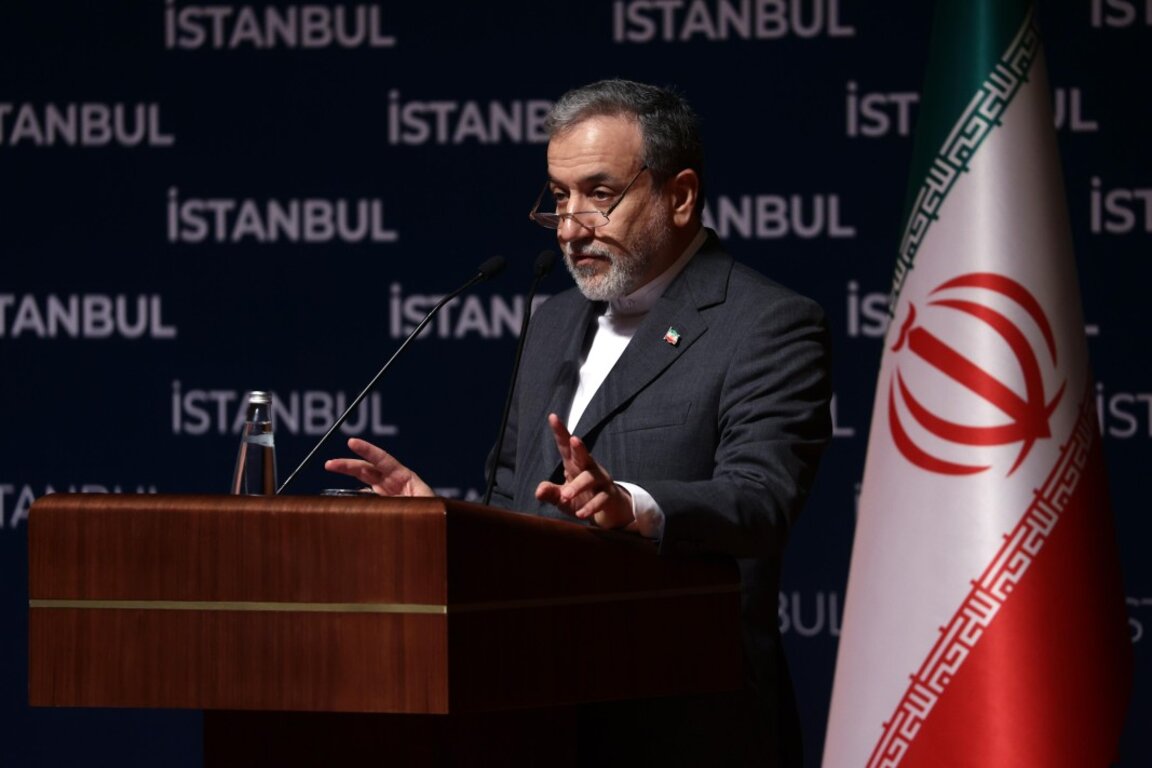 Иранският външен министър Абас Арагчи даде пресконференция в Истанбул, Турция, 22 юни 2025 г.