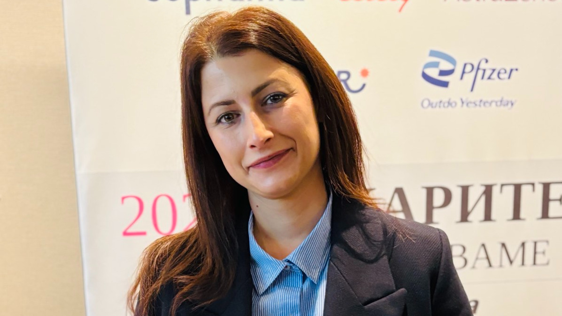 Д-р Нора Великова