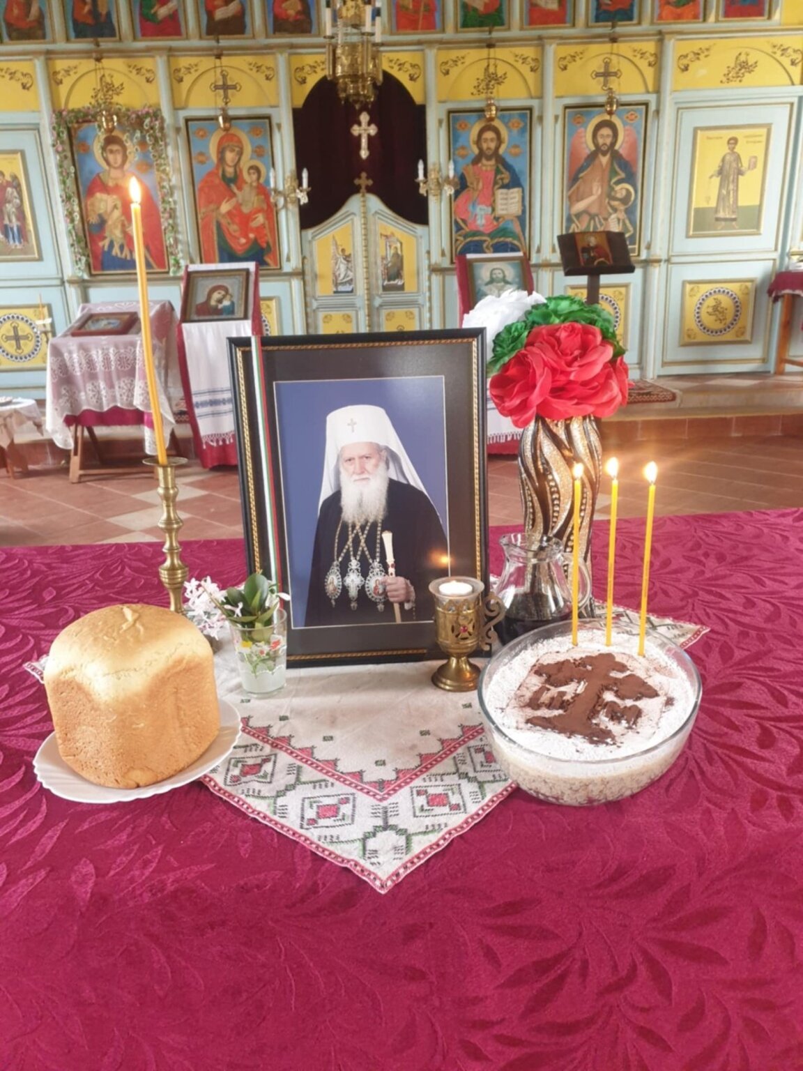 Панихида за патриарх Неофит