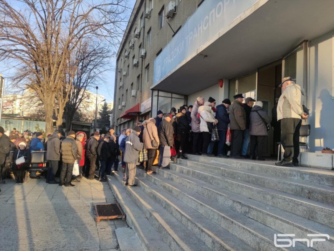 Един месец без глоби за безплатните карти в градския транспорт на Варна