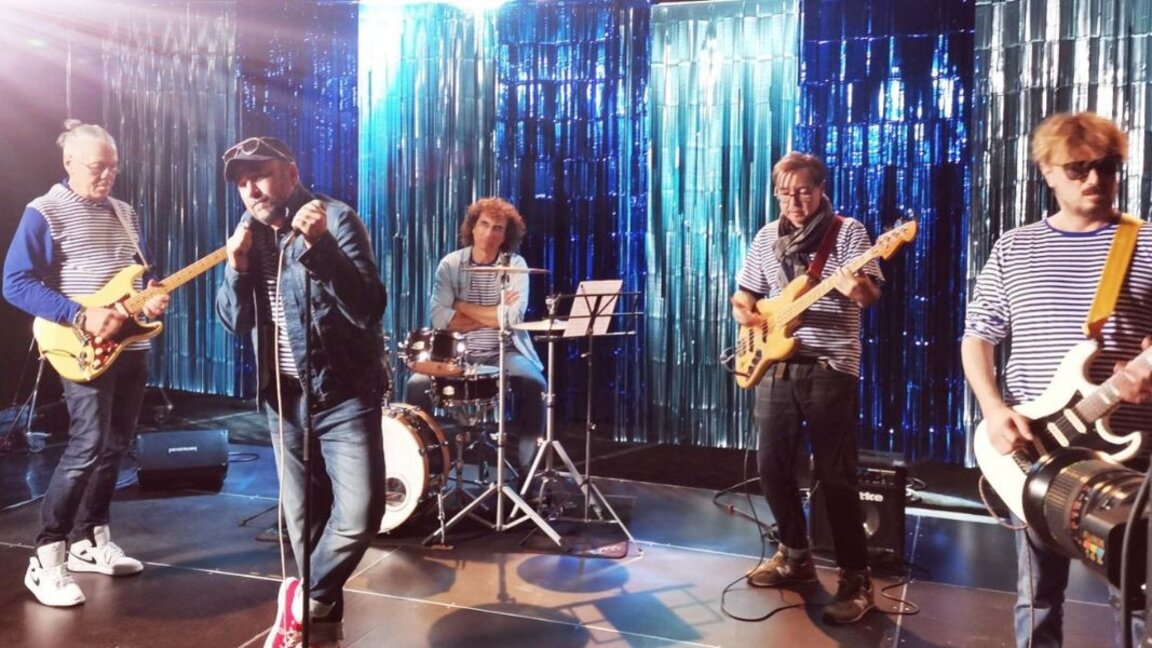 Stefan Valdobrev célèbre sa fête par un concert de son groupe "Les suspects habituels"
