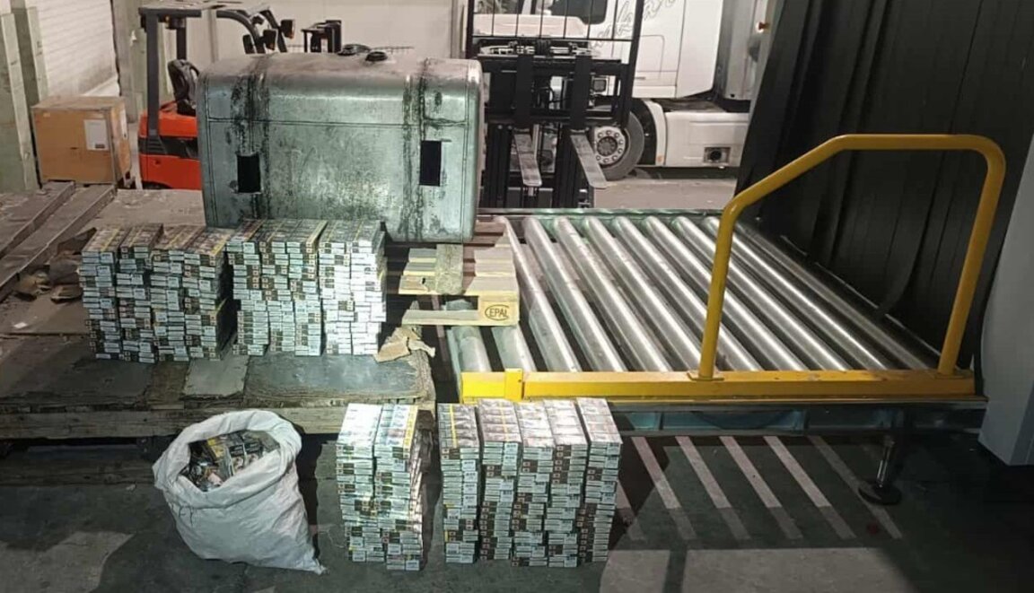 1800 кутии контрабандни цигари са открити в резервоара на товарен автомобил на МП Лесово