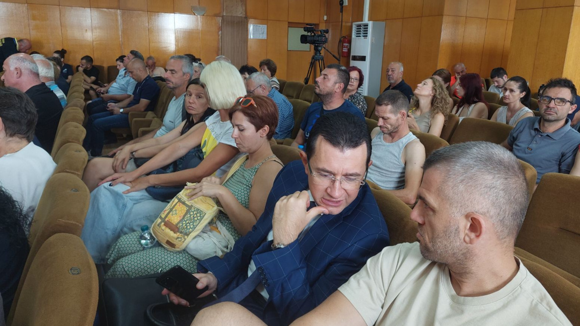 Гражданско недоволство срещу промяната на статута на общински имот в Асеновград