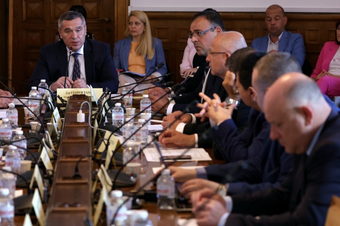 На заседанието на Комисията по земеделието, храните и горите в Народното събрание - 12 юни 2025 г.
