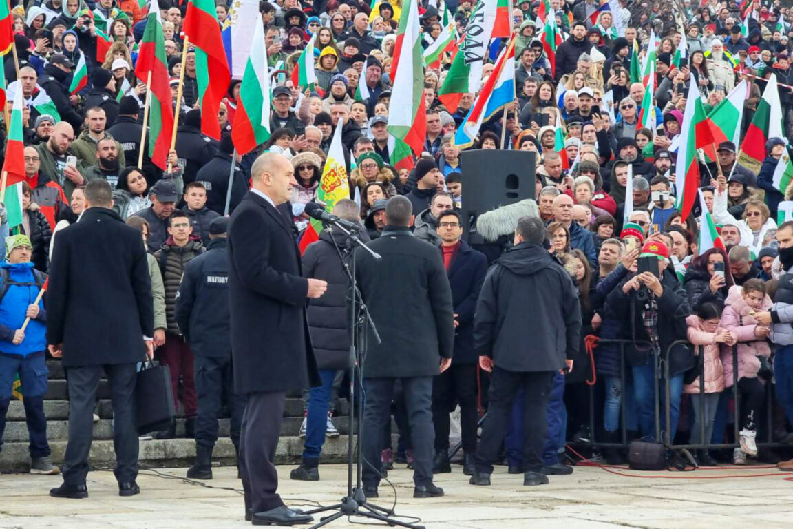 Roumen Radev aux Bulgares à Chipka: "Unis, vous avez préservé notre fête nationale"