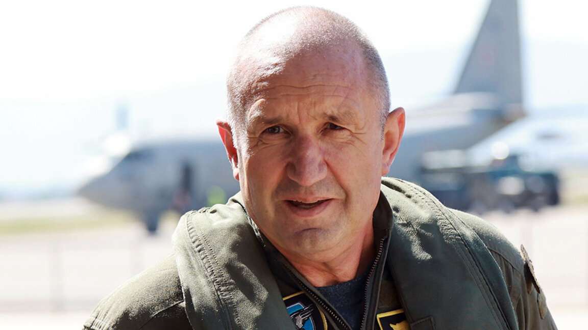 Rumen Radev, desde la base aérea de Vrazhdebna