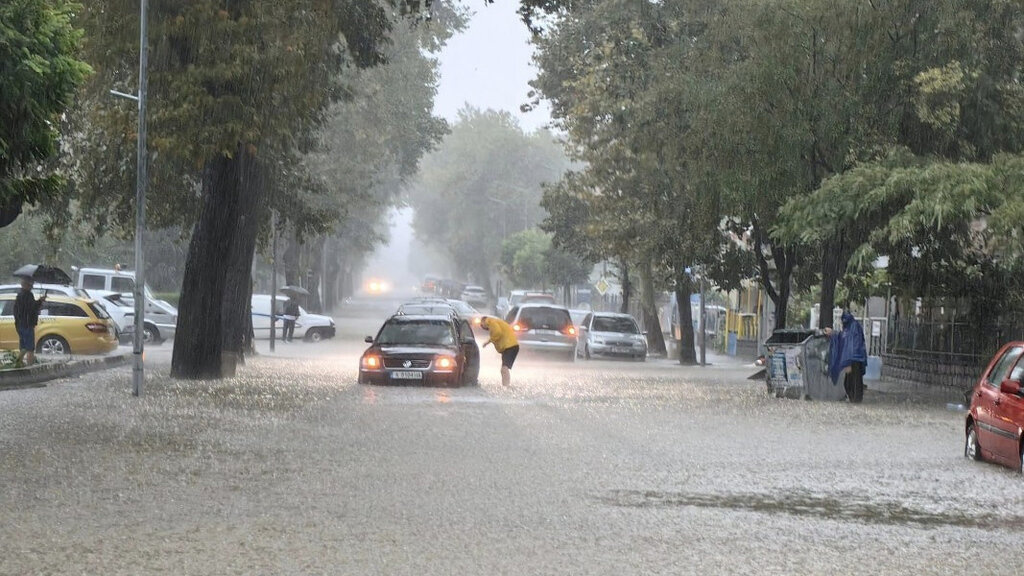 Zaritsa Dinkova: "Alrededor de 4 000 turistas se vieron afectados por las inundaciones"