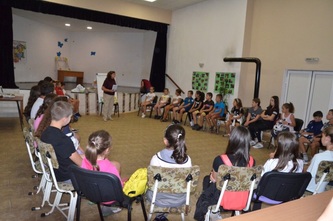 Академия учи деца от Врачанско на добри обноски