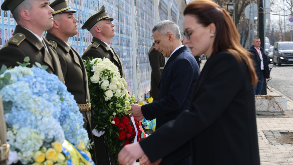 Премьер-министры Болгарии и Украины почтили память жертв войны