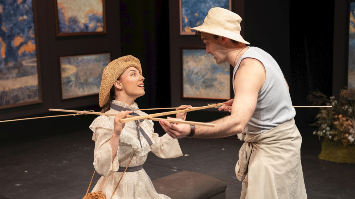 “Месец на село” на сцената в Русе