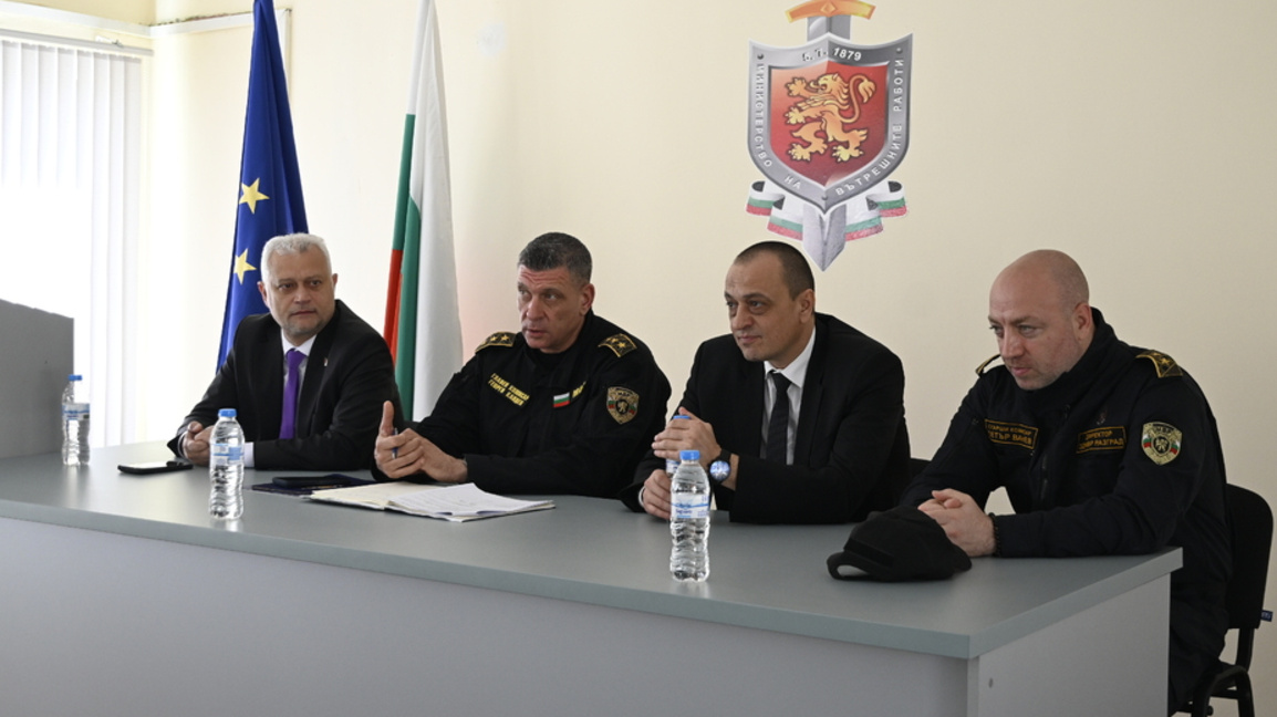 Дечев:Има опит за въздействие върху изборния процес от лица на публична длъжност