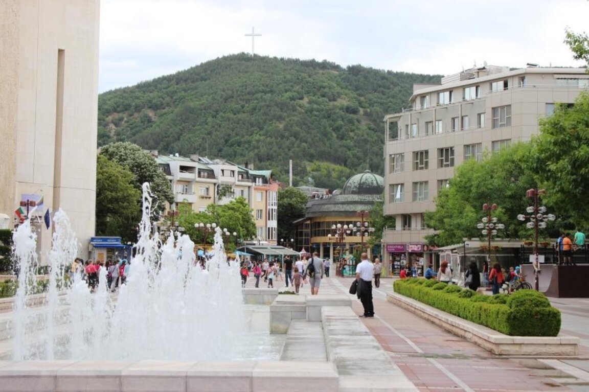 Жителите на Благоевград се оплакват от ценови скокове в лекарствата и хитринки на търговците