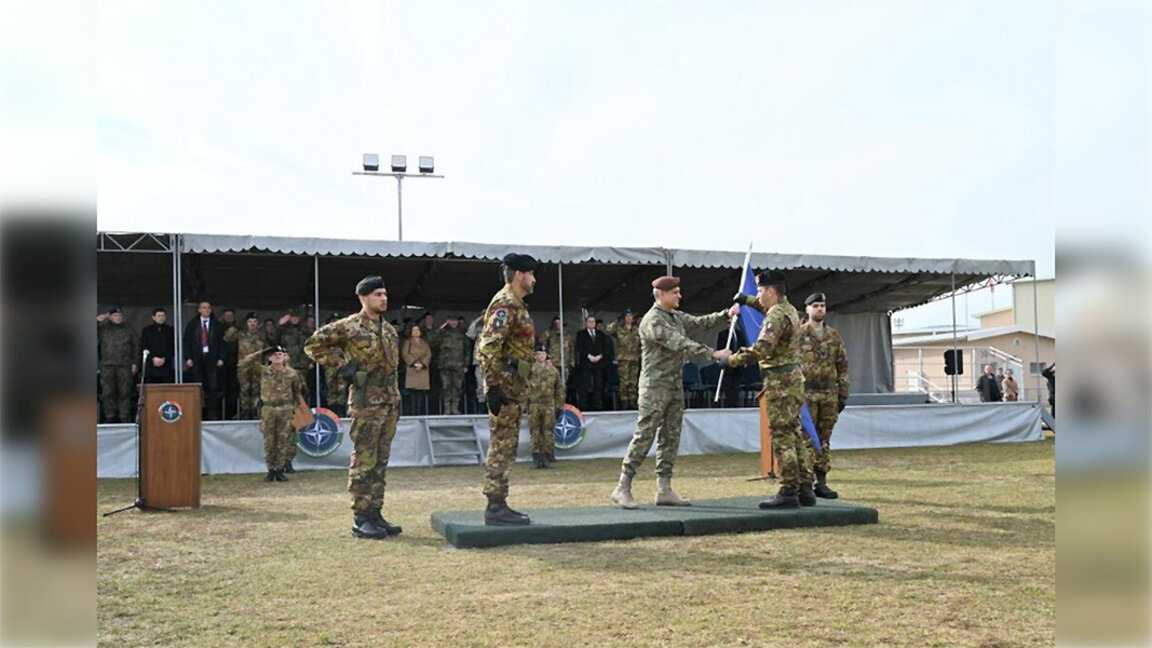 Noul contingent militar italian al NATO sosește în Bulgaria