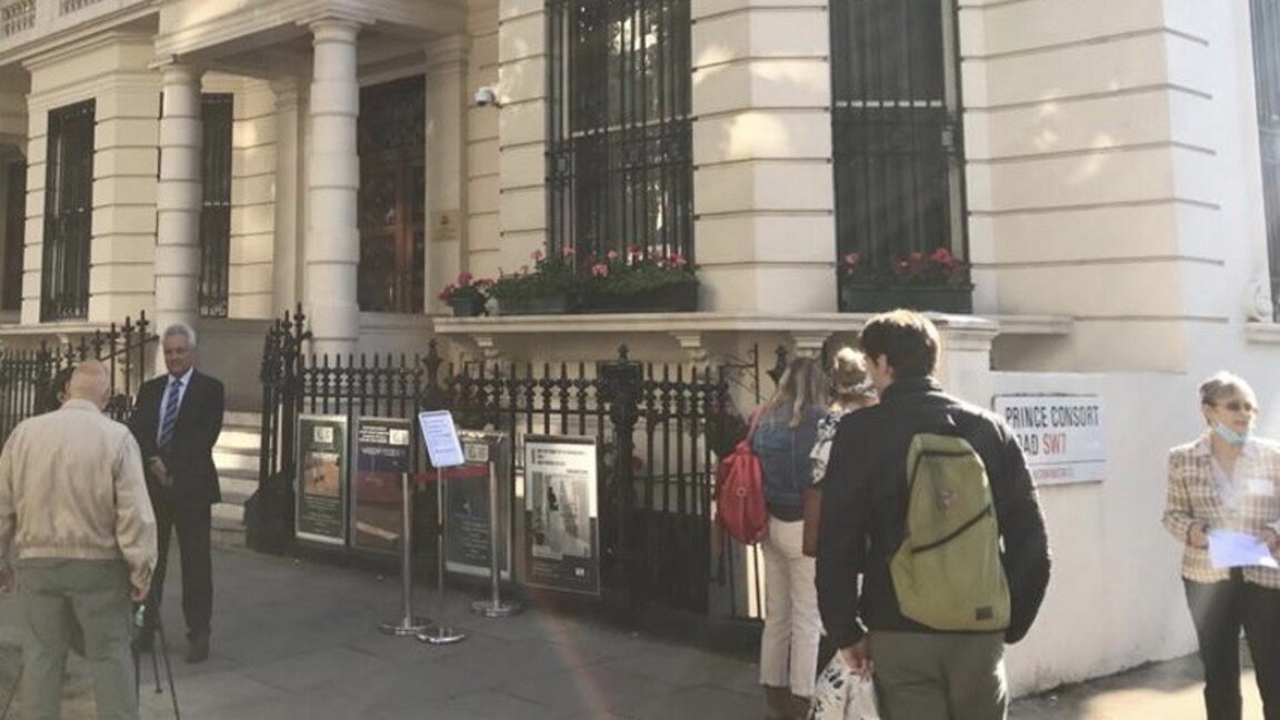 Doi dintre cei trei cetățeni bulgari reținuți în Marea Britanie erau membri ai unor comisii electorale secționale