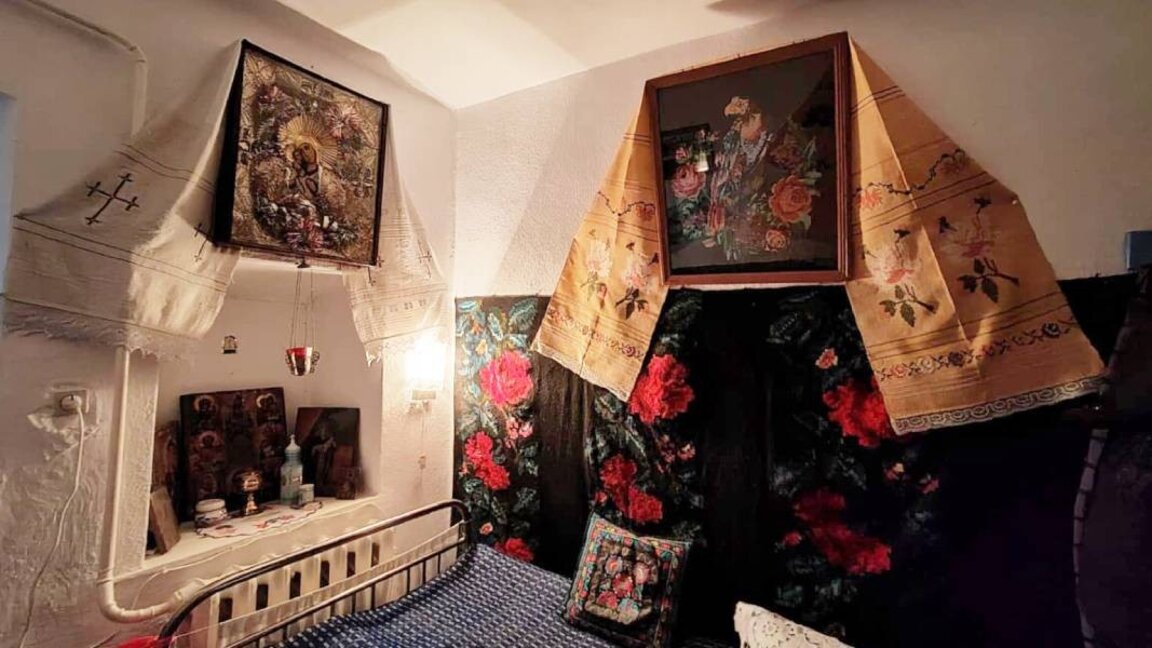 Në zakonin "Pо́le, pо́le" ndërthuren besimi i krishterë dhe traditat pagane të bullgarëve besarabianë