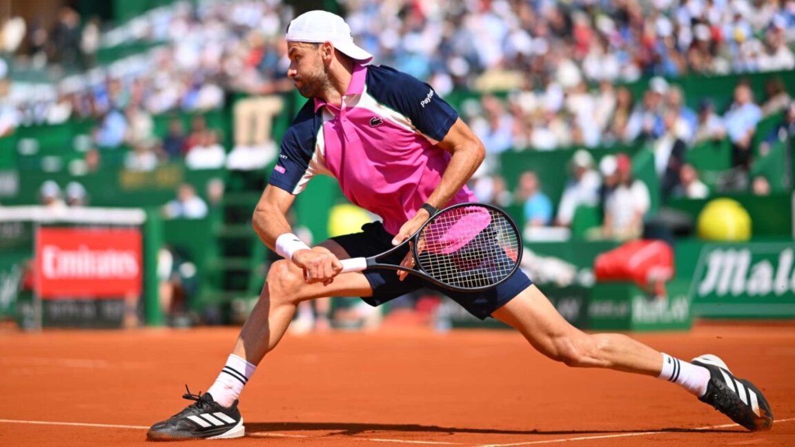 Grigor Dimitrov începe cu o victorie Mastersul de la Monte Carlo