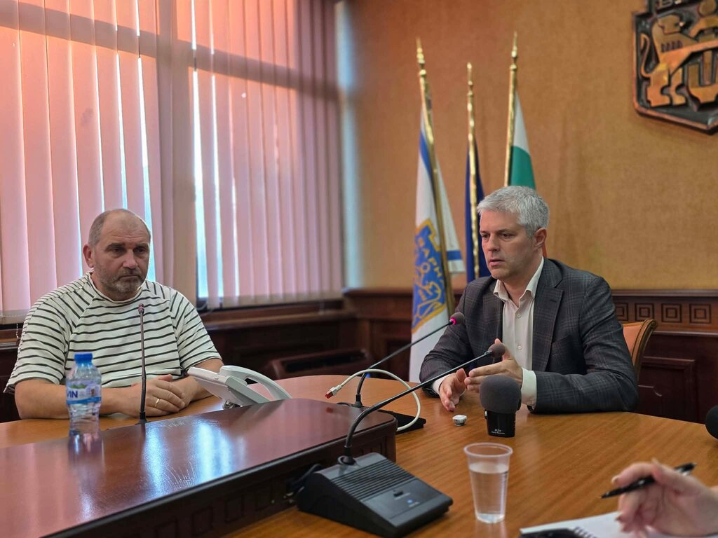 Жители на Виница се срещнаха с кмета и зам.-кметове в Община Варна