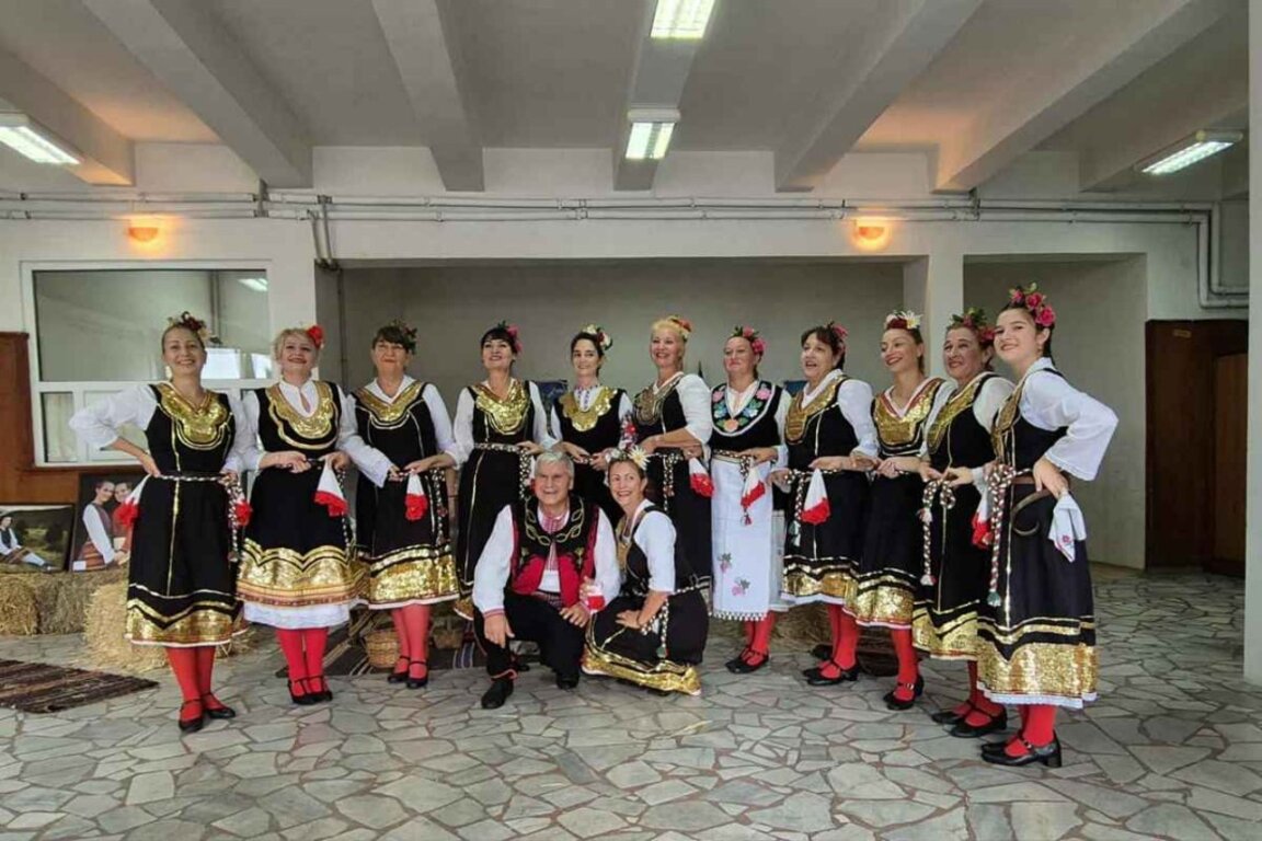 "Заиграй, заиграй" от Княжево освобождава стреса с магията на народните хора