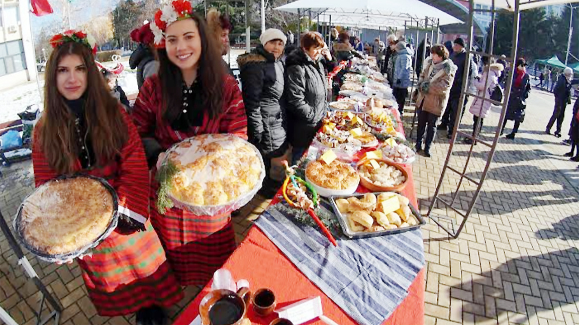 „Table de Noël“ à Dimitrovgrad : cassoulet à la saucisse et vins de domaine