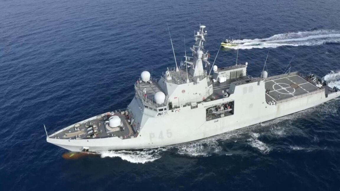 Испански военен кораб