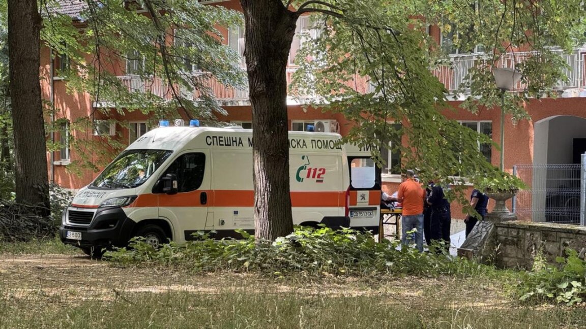 Прекалява ли държавата с акциите в хосписите?