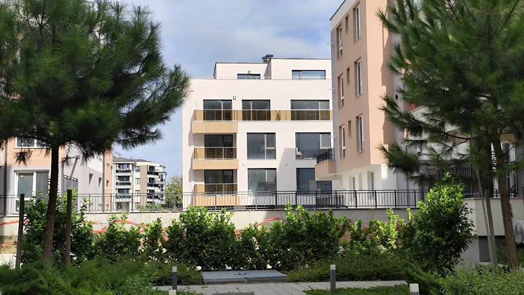 Полицията отцепи кооперацията на Илиян Филипов, проверяват наред