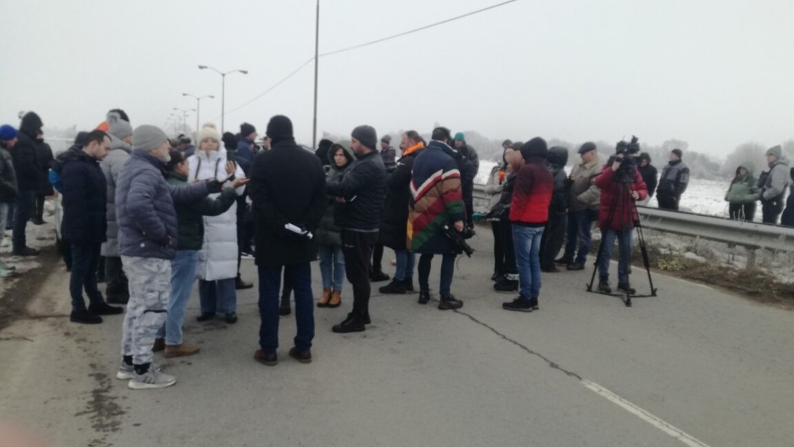 Жители на Кюстендил и Ябълково блокираха за повече от час движението в района