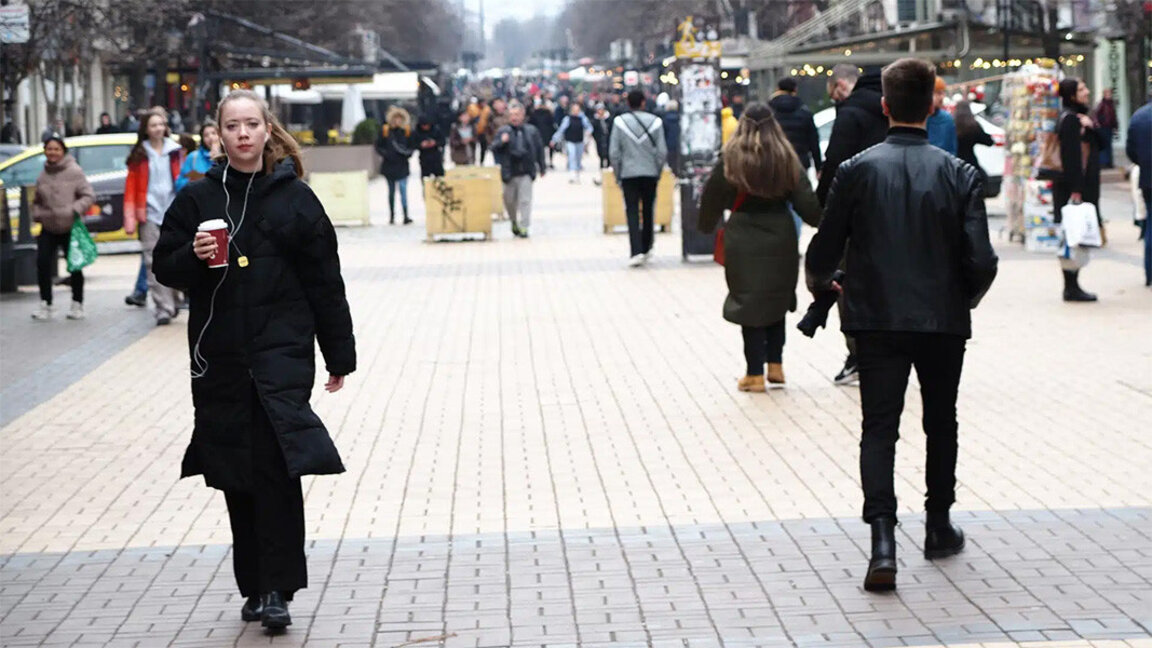 74 percent of young people are thinking about emigrating, over 20% are ready to leave Bulgaria