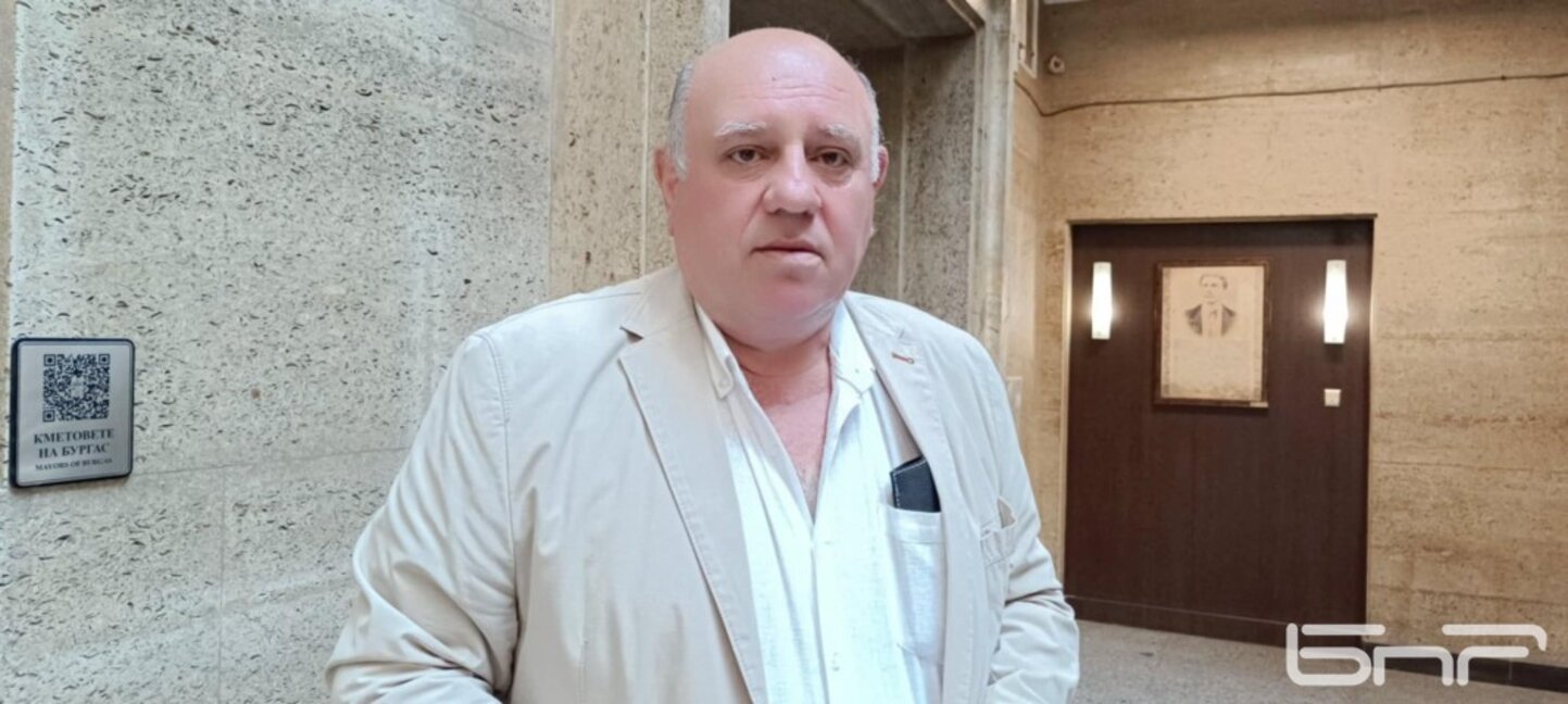 Искат мобилна измервателна станция при претоварването на нефт в морето (ОБНОВЕНА)