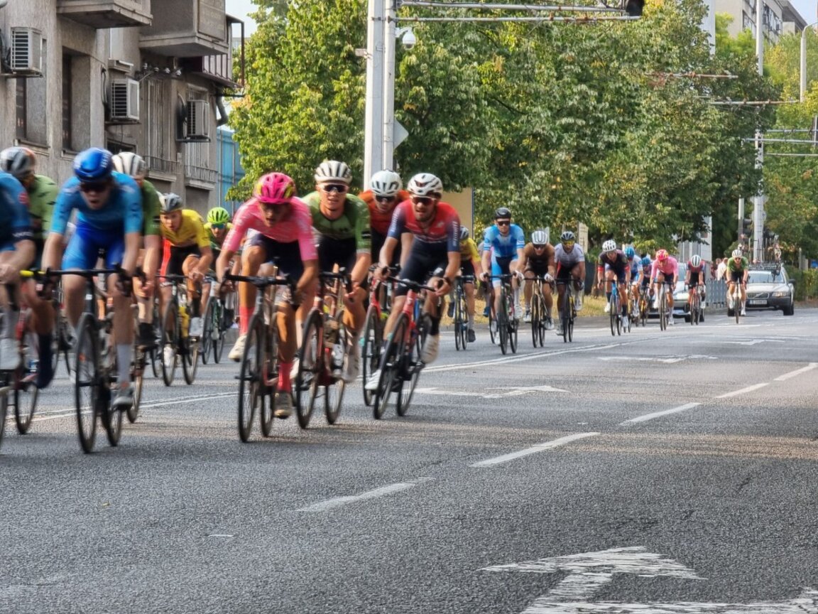 En Primorsko comenzó la cuarta etapa de la vuelta ciclista internacional